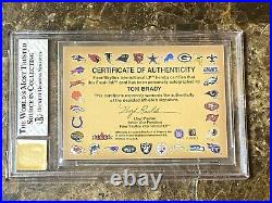 2000 Fleer Autographics Silver #17 Tom Brady ROOKIE RC /250 BGS 8 10 AUTO PSA