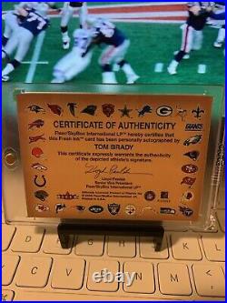 2000 Fleer Autographics TOM BRADY (RC)(AUTO)