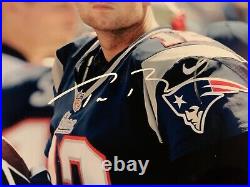 TOM BRADY AUTOGRAPHED NEW ENGLAND PATRIOTS 8X10 PICTURE With COA EXCELLENT SHAPE