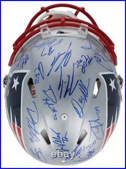 Tom Brady 2014 New England Patriots Super Bowl Champs Team Signed Helmet Steiner