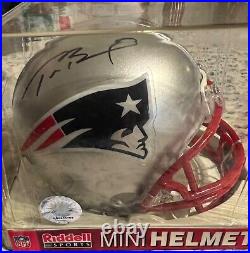 Tom Brady Autograph Mini Helmet Mounted Memories C80644709 Autograped Patriots