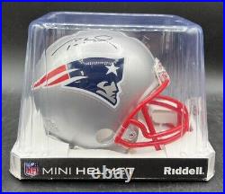 Tom Brady Autographed New England Patriots Signed Riddell Mini Helmet Mvp014373