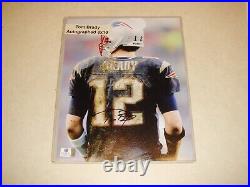 Tom Brady Autographed Patriots Scream 8x10 Photograph COA