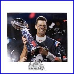 Tom Brady Autographed Tampa Bay 16x20 Photo Fanatics (Trophy)