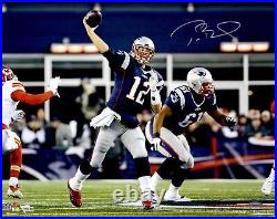 Tom Brady NE Patriots Signed 16x20 Throwing Photo TRISTAR Fanatics