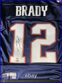 Tom Brady PSA DNA Autographed jersey Patriots Beautiful signature
