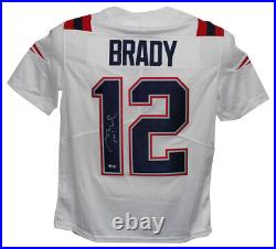 Tom Brady Signed New England Patriots White Nike Limited L Jersey FAN 36548