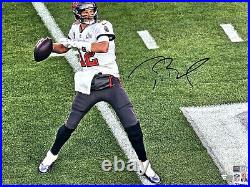 Tom Brady Signed Tampa Bay Buccaneers Super Bowl LV 16x20 Photo Framed Fanatics